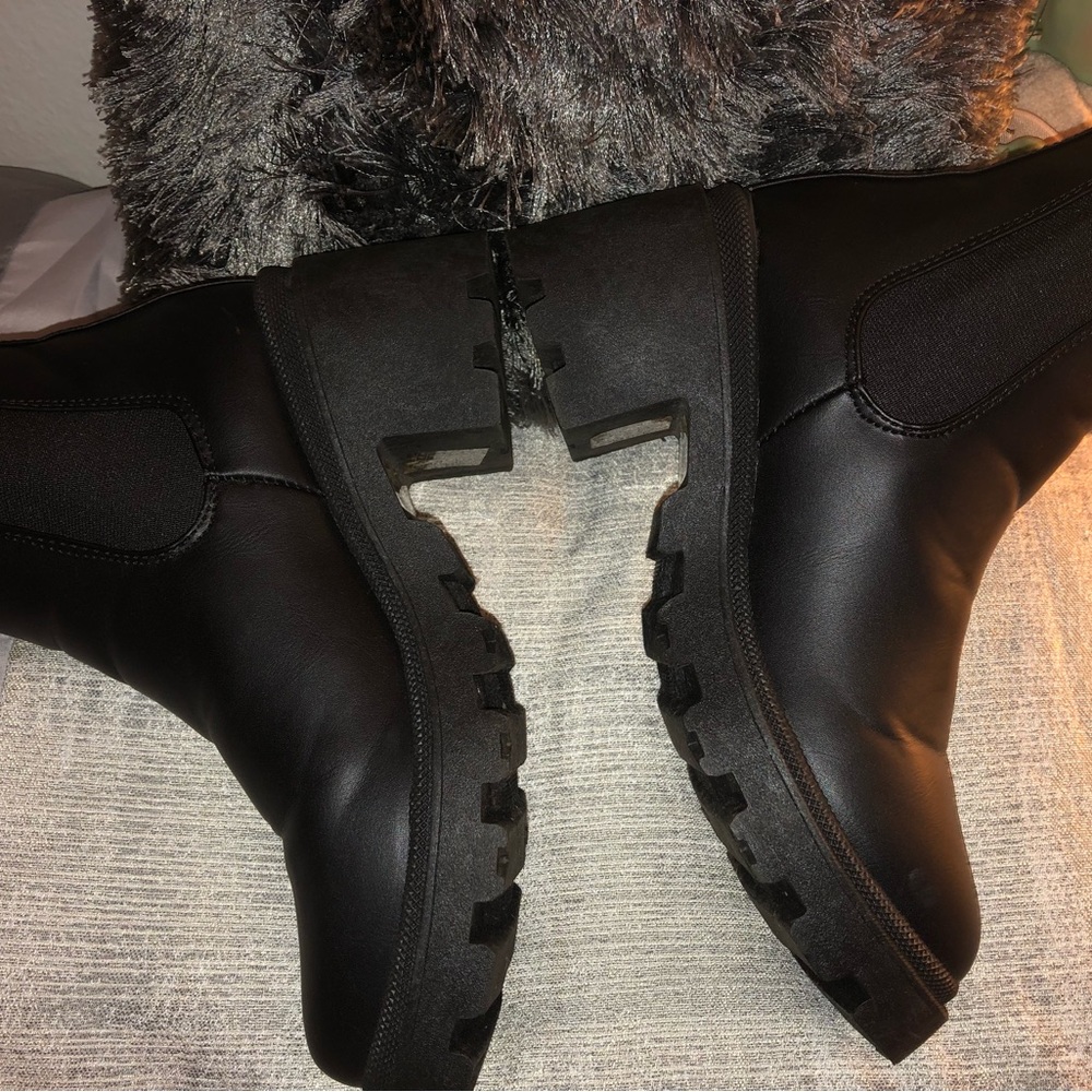 Black Boots, SZ 7 cute Boots!